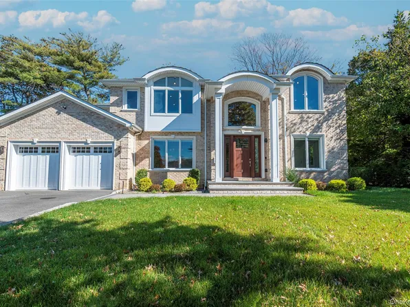 15 Grenfell Drive, Great Neck, NY 11020