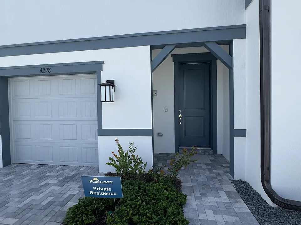4298 Efendi Dr