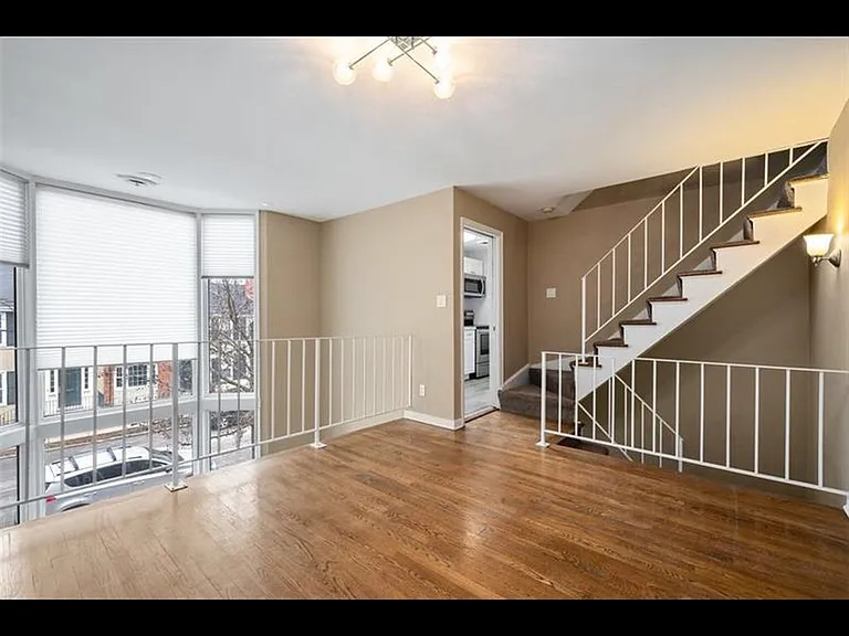 6412 Howe St #1 — Photo 14