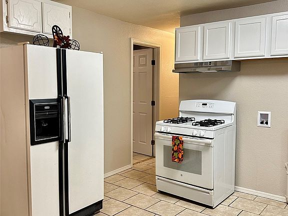 4th image of 316 E Wyandotte Ave