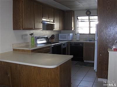 2nd image of 41 Acorn Cir