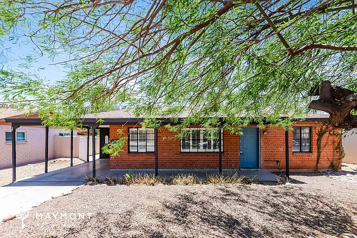 2311 W Whitton Ave — Photo 3