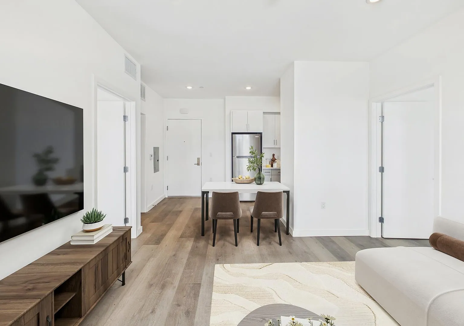 Diamante Apartments — Photo 3