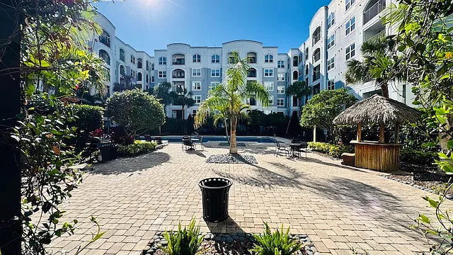 206 E South St #3032 — Photo 20