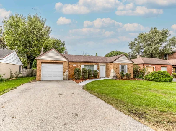 2821 Dempster St, Park Ridge, IL 60068