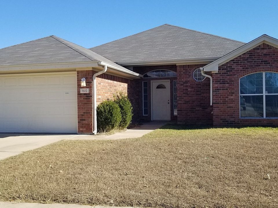 1st image of 3102 Lavender Ln