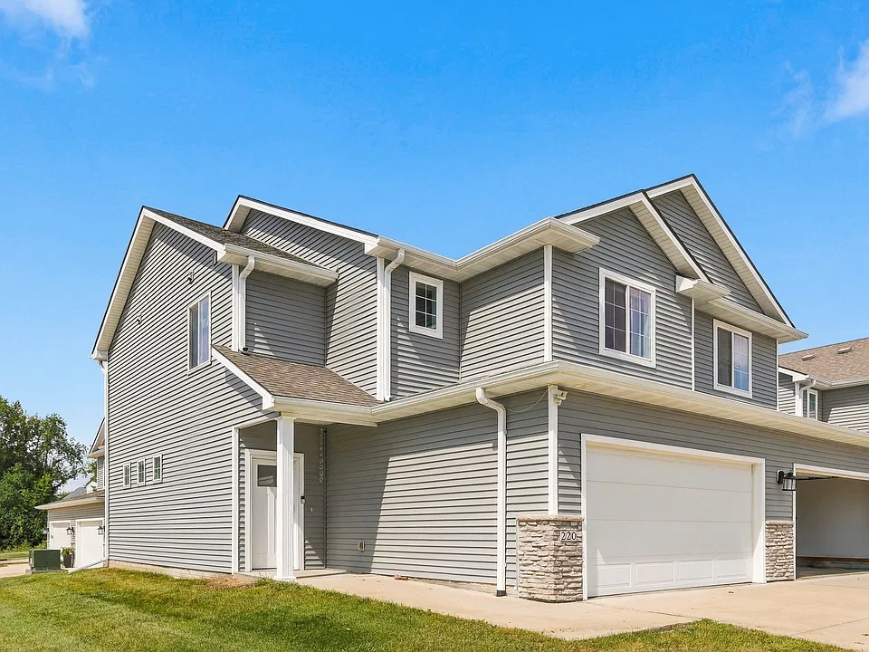 220 Amberwood Dr