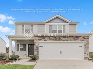 9215 Avery Meadows Dr, Charlotte, NC 28216