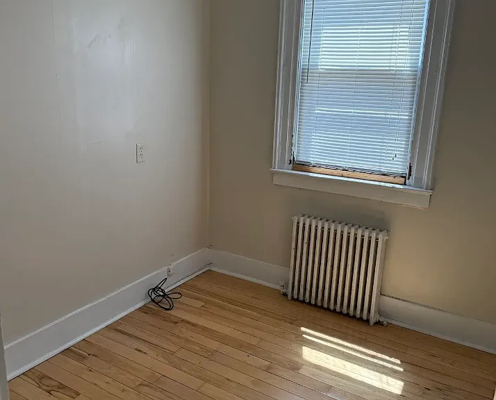 462 Glen St #2 — Photo 6