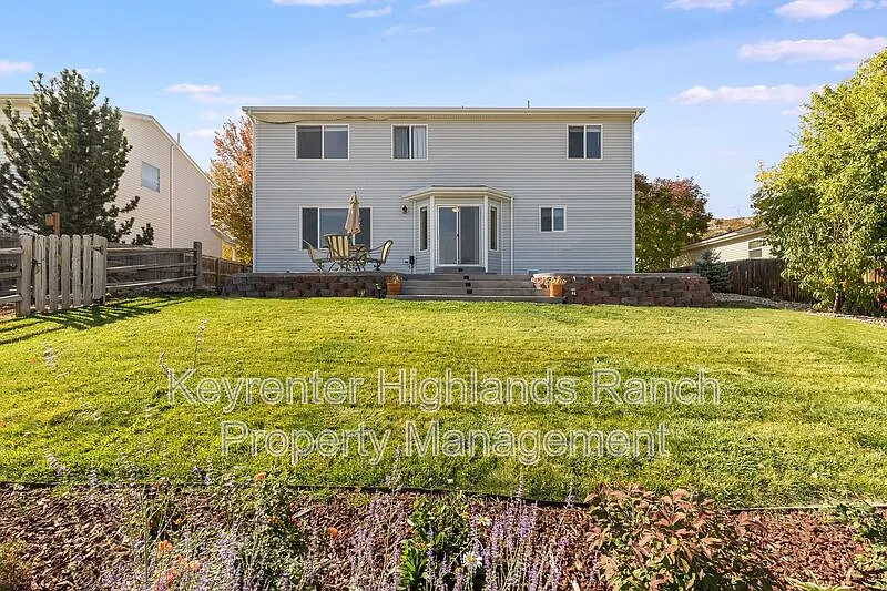 4 bed, 2.5 bath, 2250 sqft, $3,195 — Photo 4