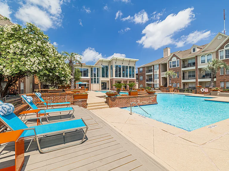 The Village at Bellaire Apartments — Photo 22