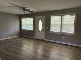 11 Valley Ln, Goshen, OH