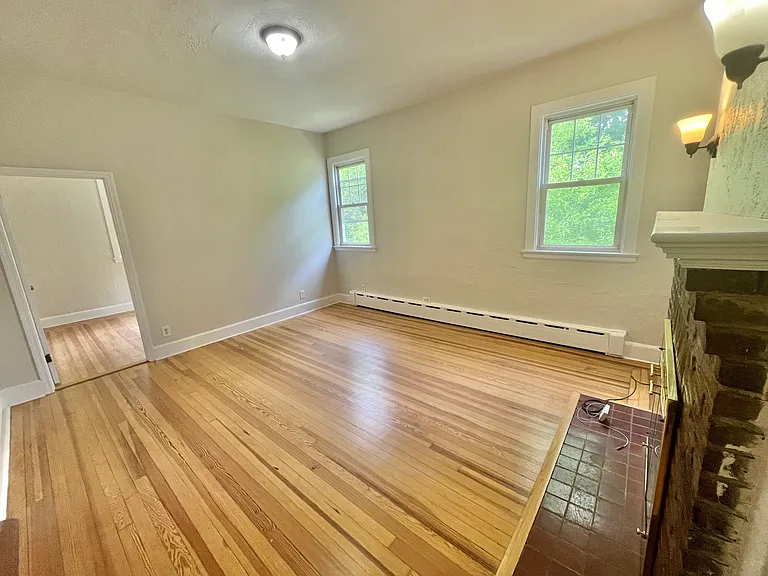 Lester Pl — Photo 5