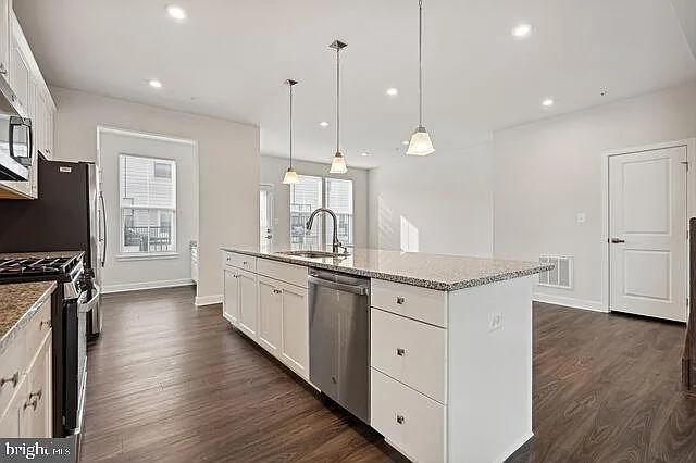2715 Evansgreen Dr — Photo 10