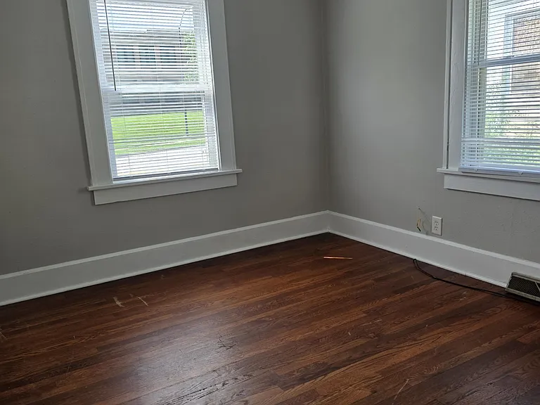 222 E Euclid Ave — Photo 7