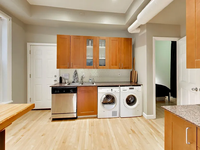 1729 W Erie St #2N — Photo 5