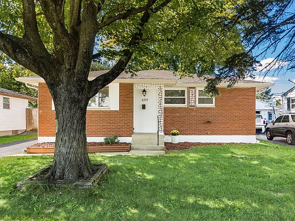 4th image of 693 Holly Hill Dr
