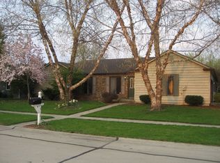 1812 Barrington Dr, Champaign, IL 61821