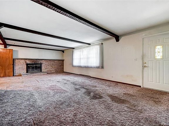 5th image of 200 Dwight Dr