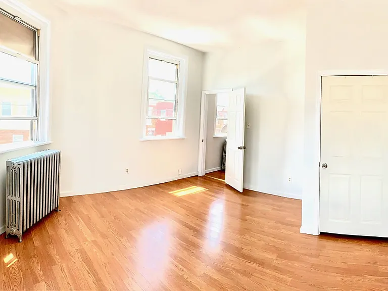 2140 S 4th St — Photo 3