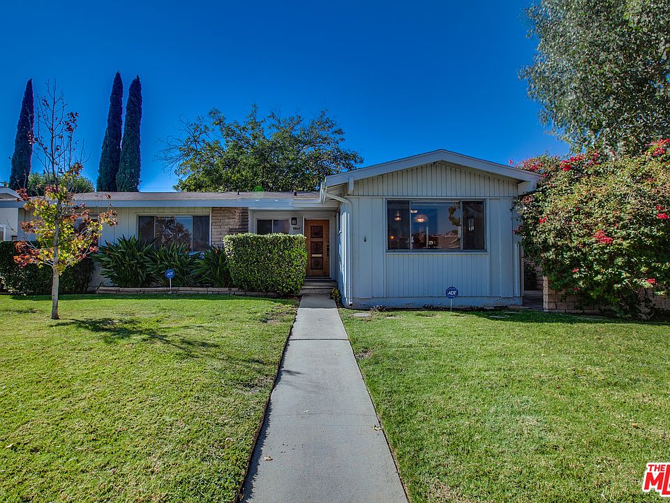 1st image of 9947 Woodley Ave