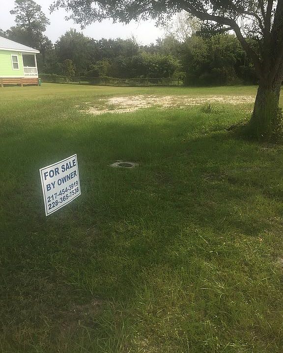 2nd image of 227 S Land Ave
