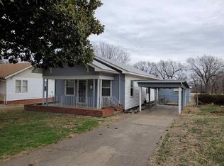 1315 S 9th St, Ponca City, OK 74601