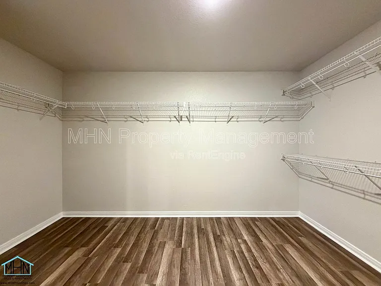 10950 Chippewa Trce — Photo 28