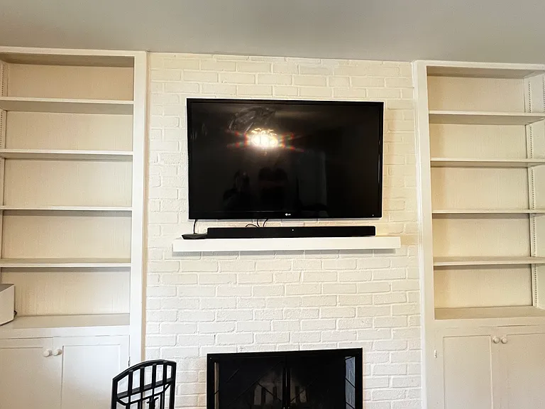 120 N Huron Dr — Photo 33