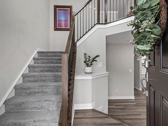 4th image of 325 Fairfax Way