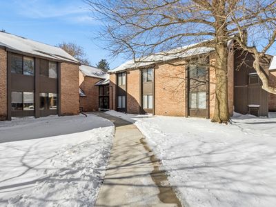 740 Saint Andrews Ln APT 35, Crystal Lake, IL, 60014