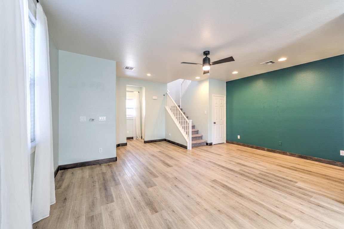 next background image