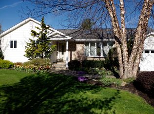 5 Azalea Dr, Syosset, NY 11791