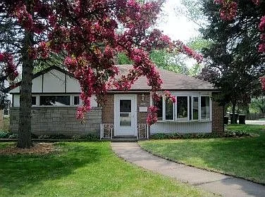 2255 Hawthorne Rd photo 1