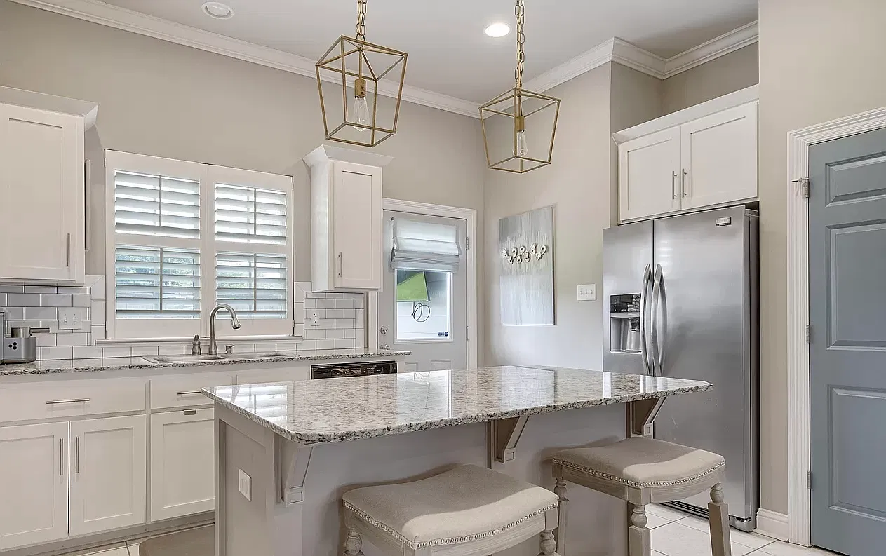 205 Oak Path Dr — Photo 4