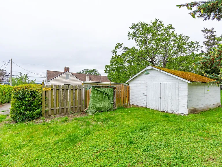 1190 SE 9th Ave — Photo 16