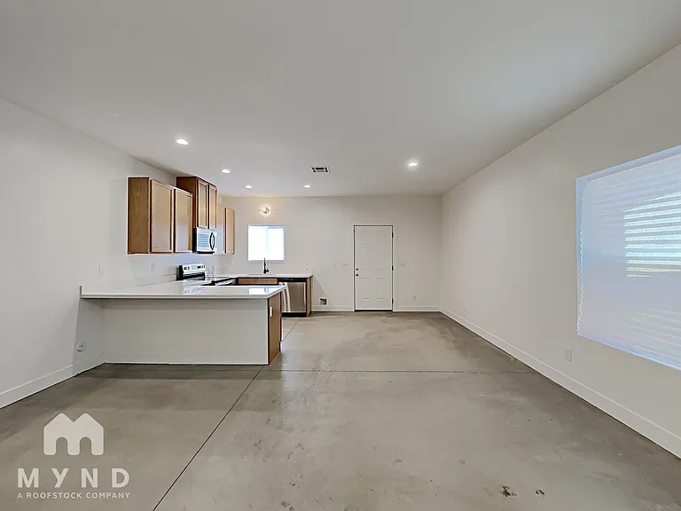 909 S 5th Ave #2 — Photo 3