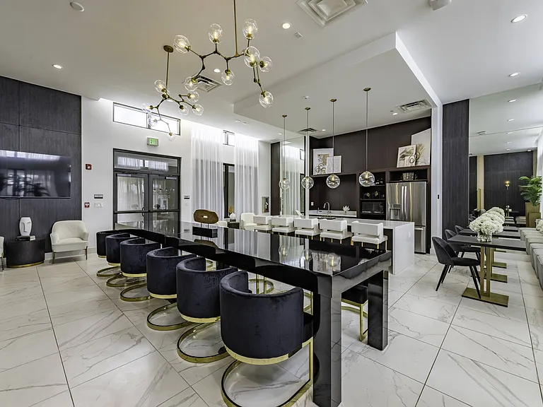 Resia Biscayne Drive — Photo 29