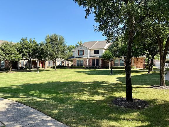 2nd image of 2225 Central Park Ln