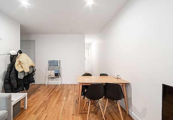 2nd image of 68 W 107th St APT 25