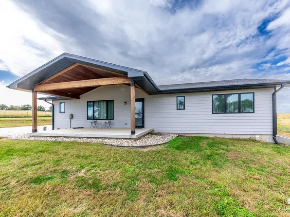 17150 Highway 16, Onaga, KS 66521