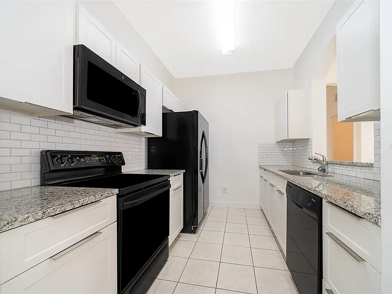 6166 Stevenson Dr #302 — Photo 7