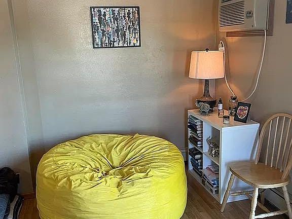 5th image of 340 E Burlington St #15