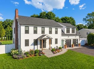 8 Vassar Dr, Milford, MA 01757