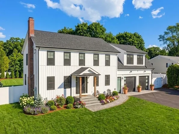8 Vassar Dr, Milford, MA 01757