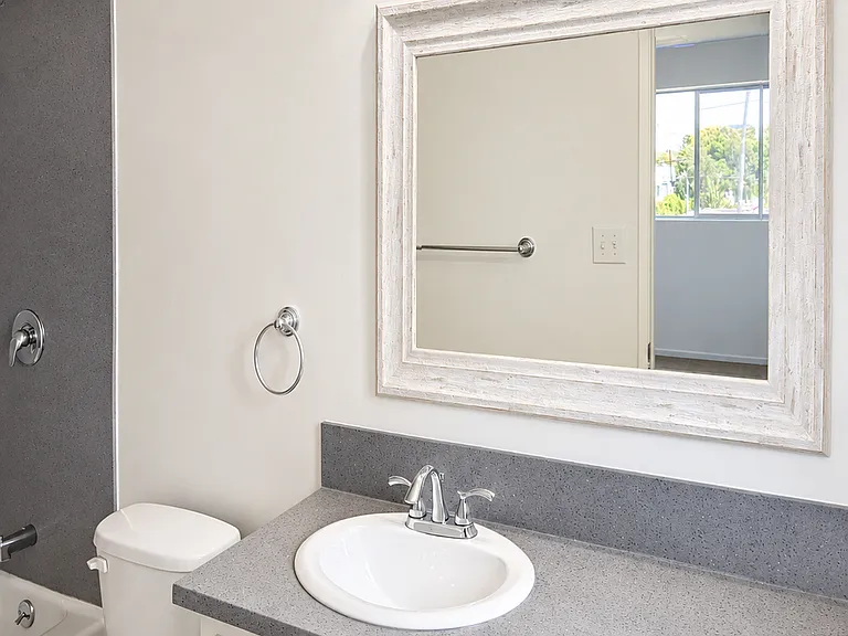 153 S Hayworth Ave #206 — Photo 10