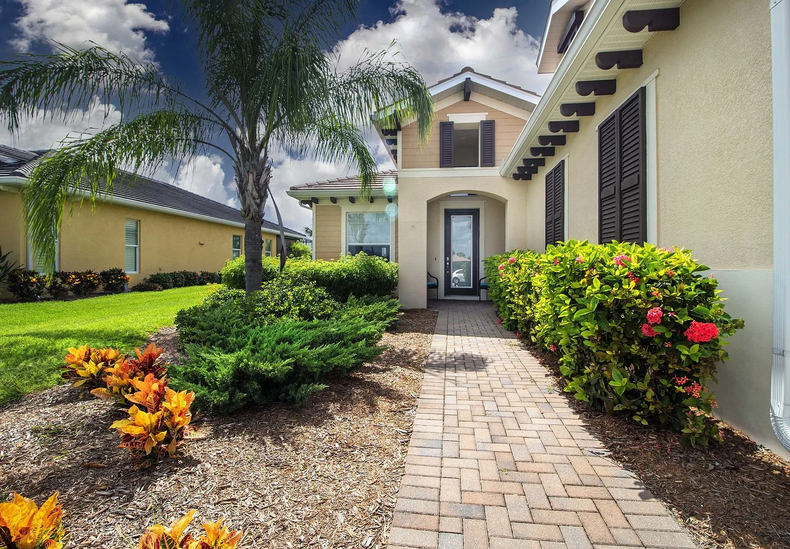 3 bed, 2.0 bath, 2055 sqft, $4,000 — Photo 3