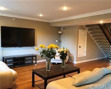835 Amigos Way APT 14, Newport Beach, CA, 92660