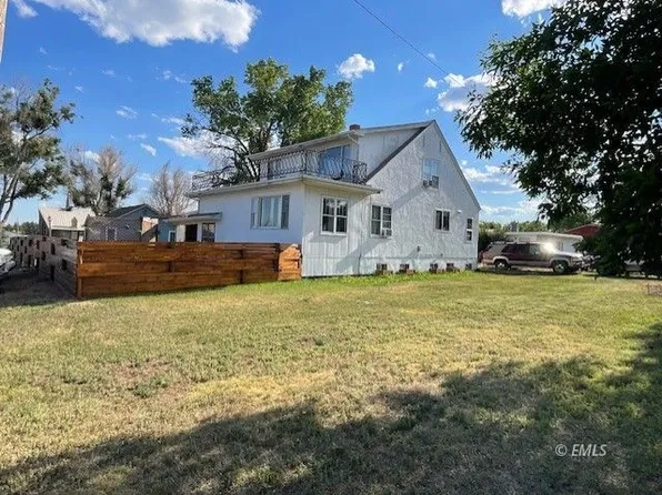 221 N Jensen Ave, Broadus, MT 59317
