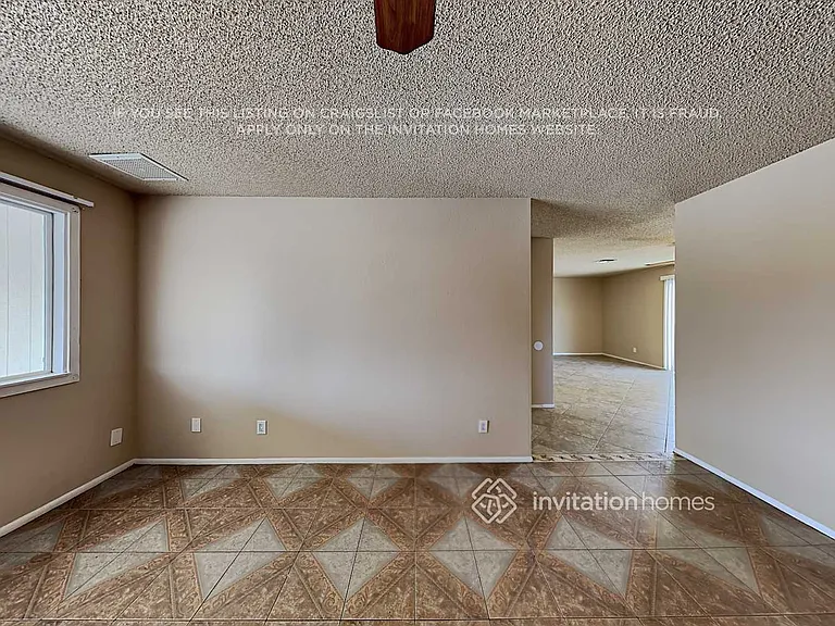 8639 W Clarendon Ave — Photo 3